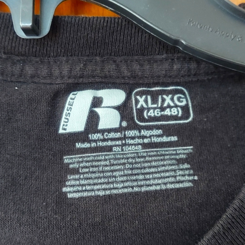 * Russell Athletic Black XL T-Shirt with Yellow University of Iowa Logo Like New - Picture 4 of 7